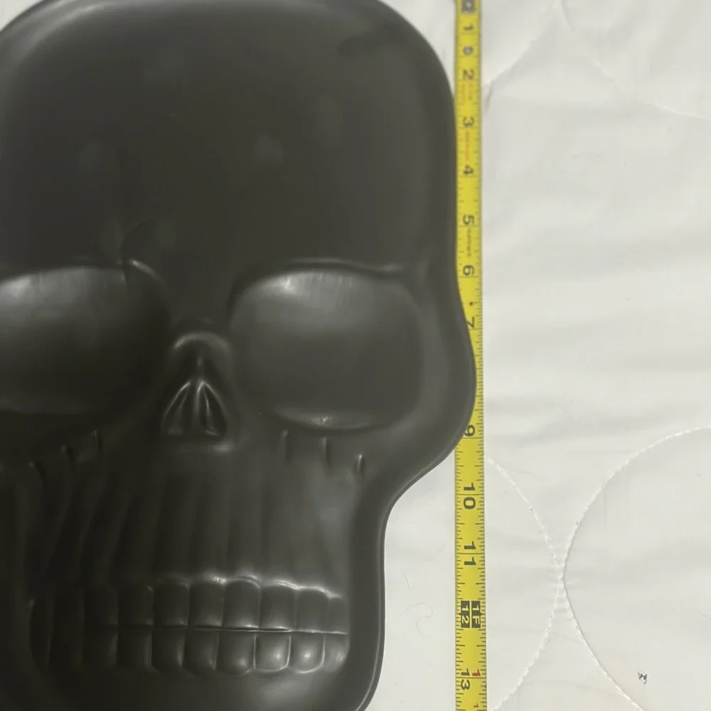 SKULL serving dish